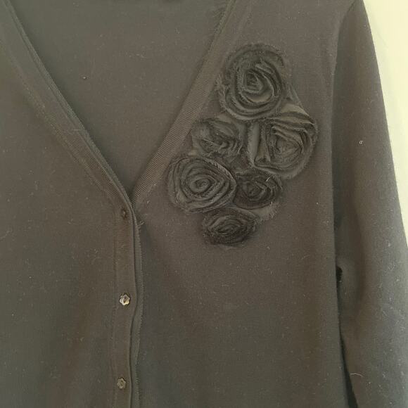 Red Black Sweater with Flowers‎ Three Quarter Sleeves Size X-Large - Picture 7 of 7